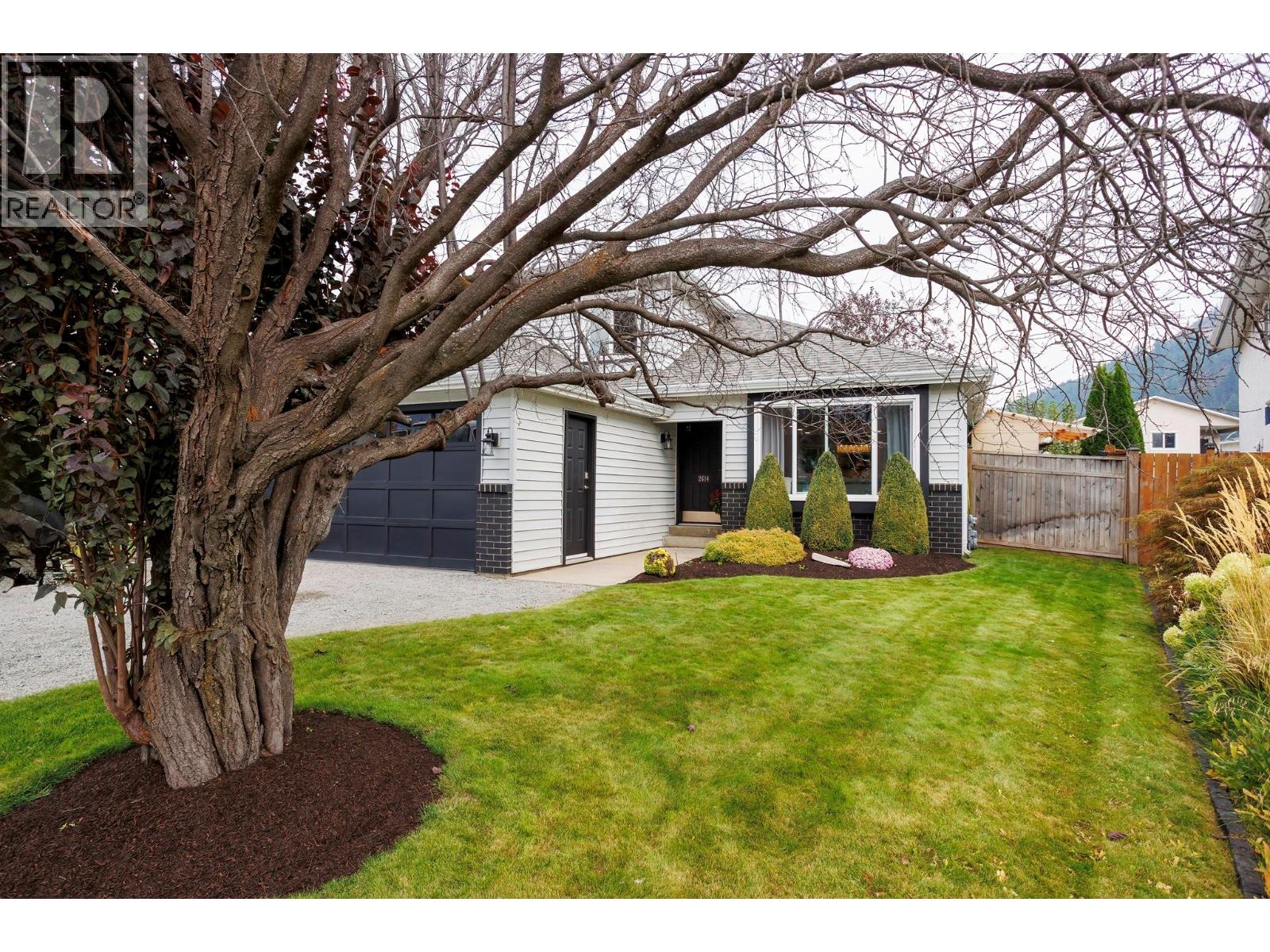  2614 Applegreen Court, West Kelowna