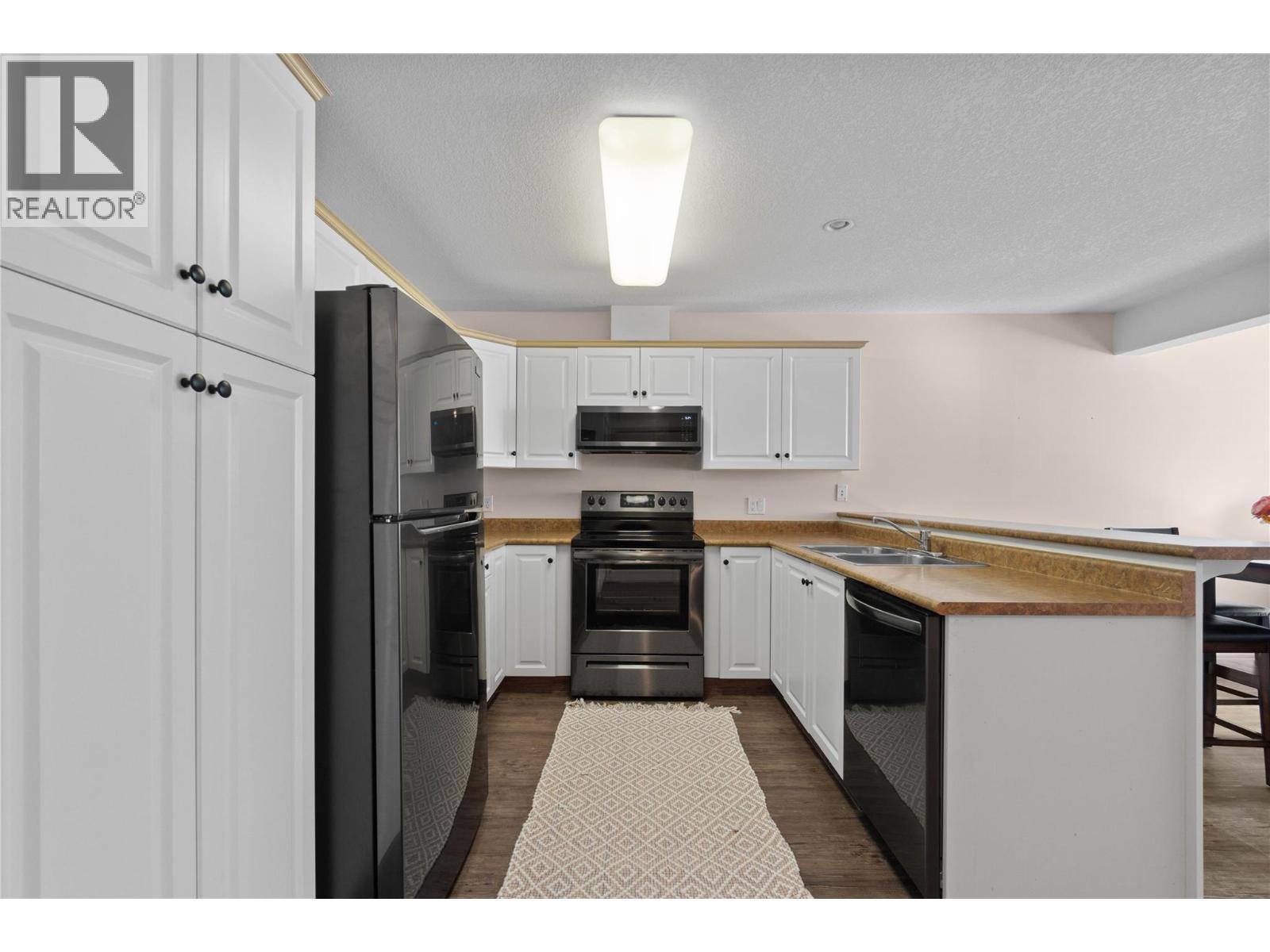 1002 Riverside Avenue Unit# 221, Sicamous