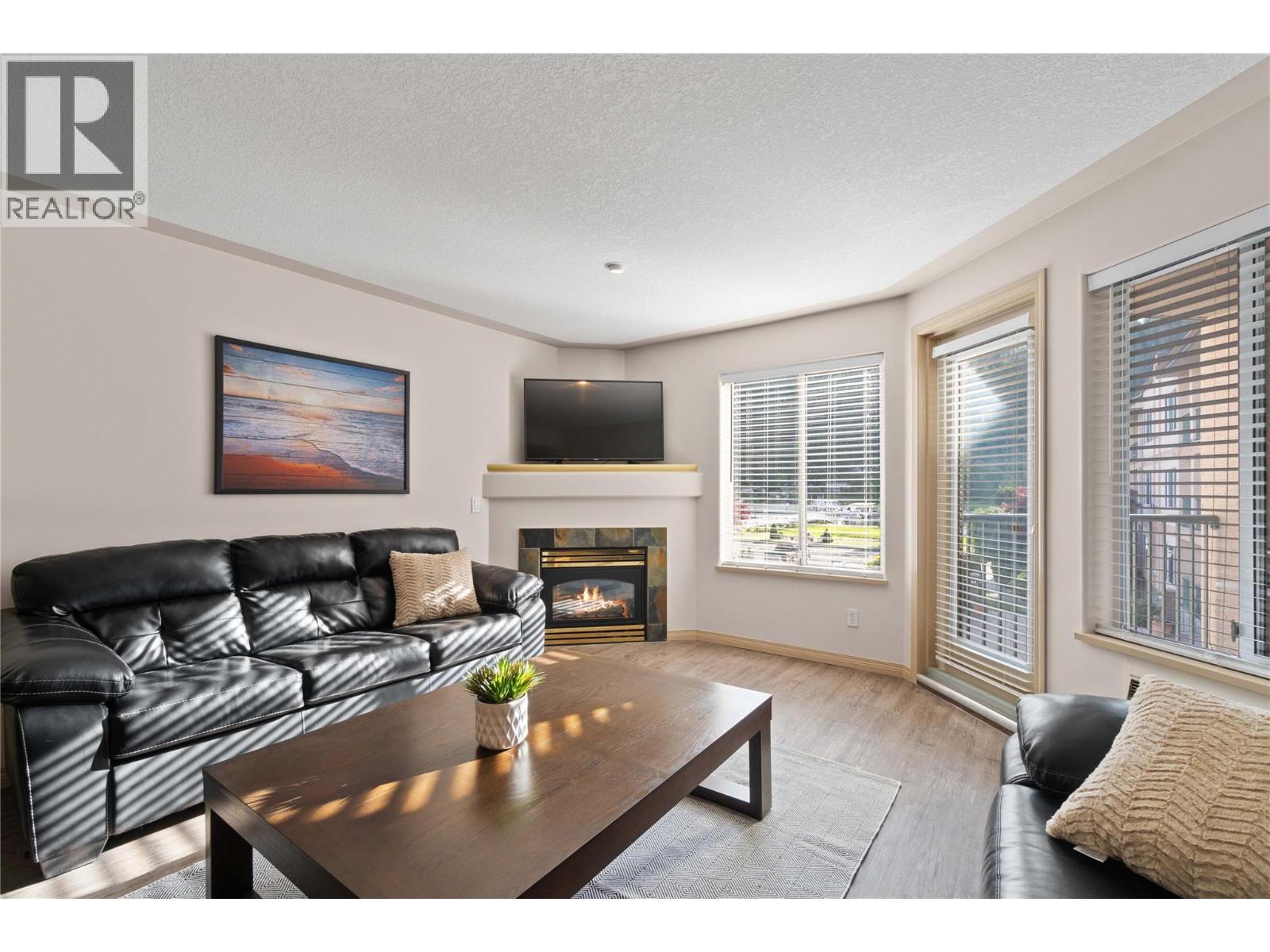 1002 Riverside Avenue Unit# 221, Sicamous