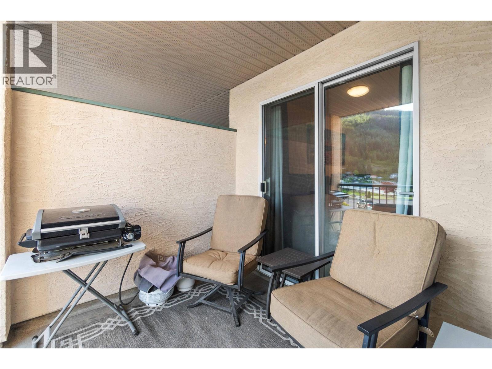 1002 Riverside Avenue Unit# 221, Sicamous