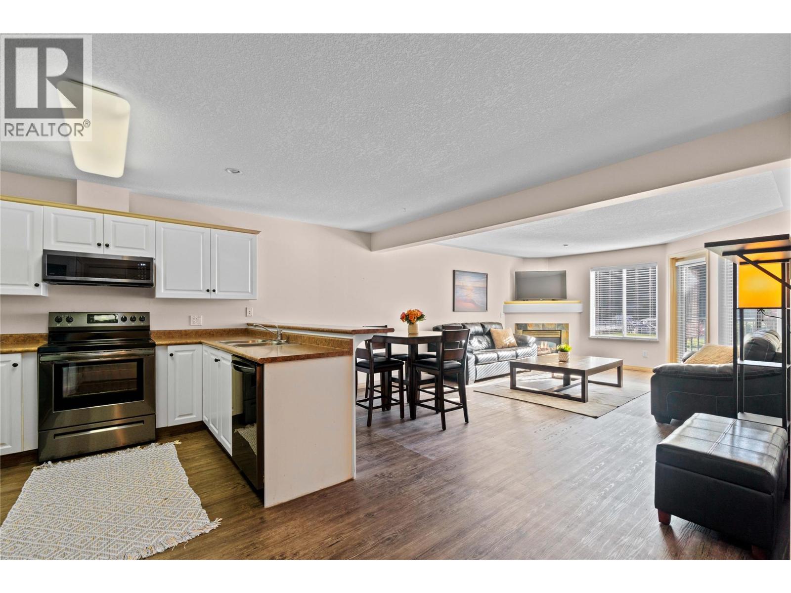 1002 Riverside Avenue Unit# 221, Sicamous