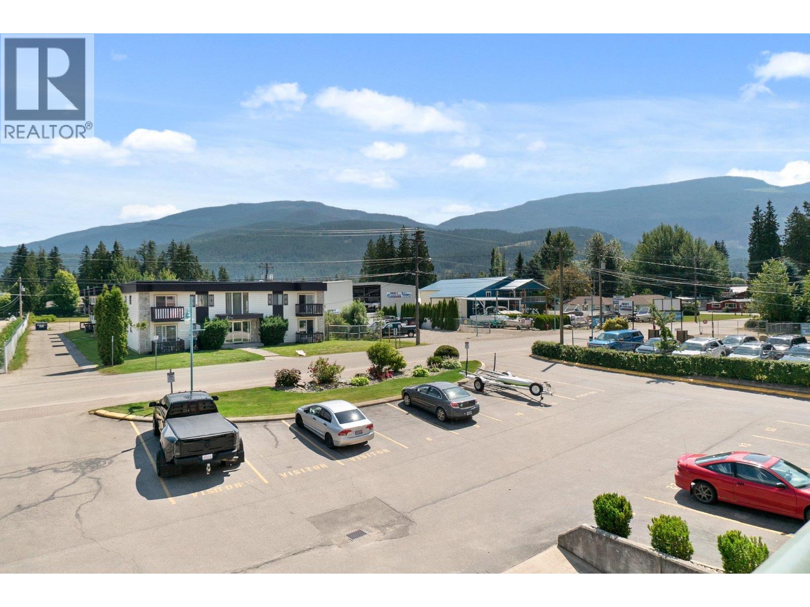 1002 Riverside Avenue Unit# 221, Sicamous