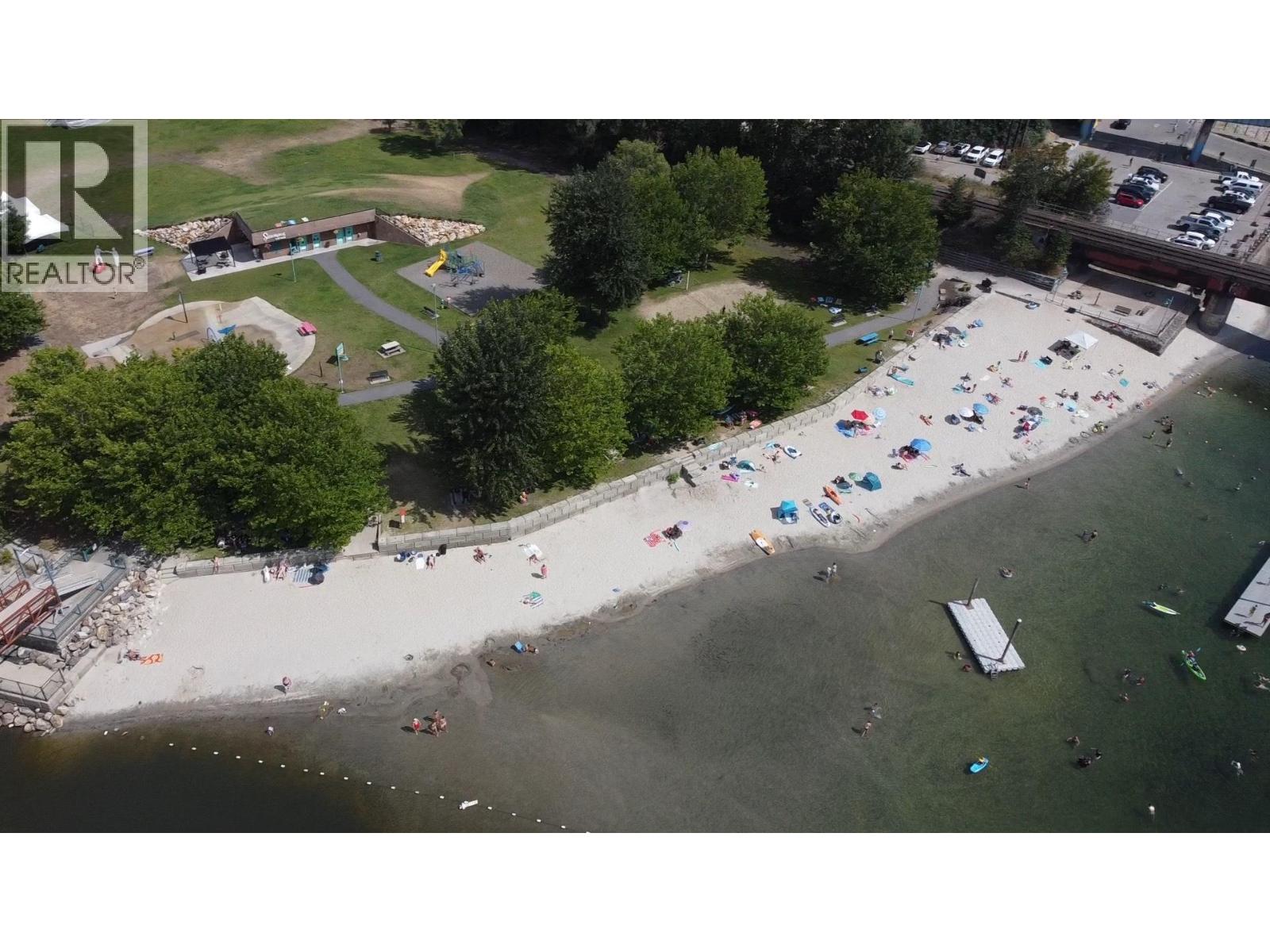 1002 Riverside Avenue Unit# 221, Sicamous