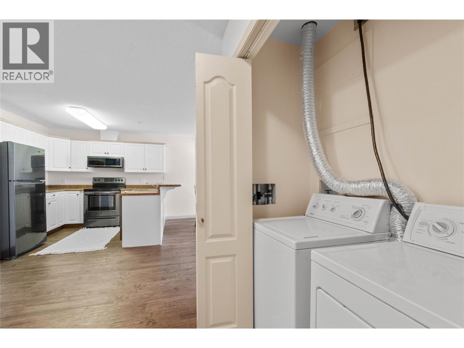 1002 Riverside Avenue Unit# 221, Sicamous
