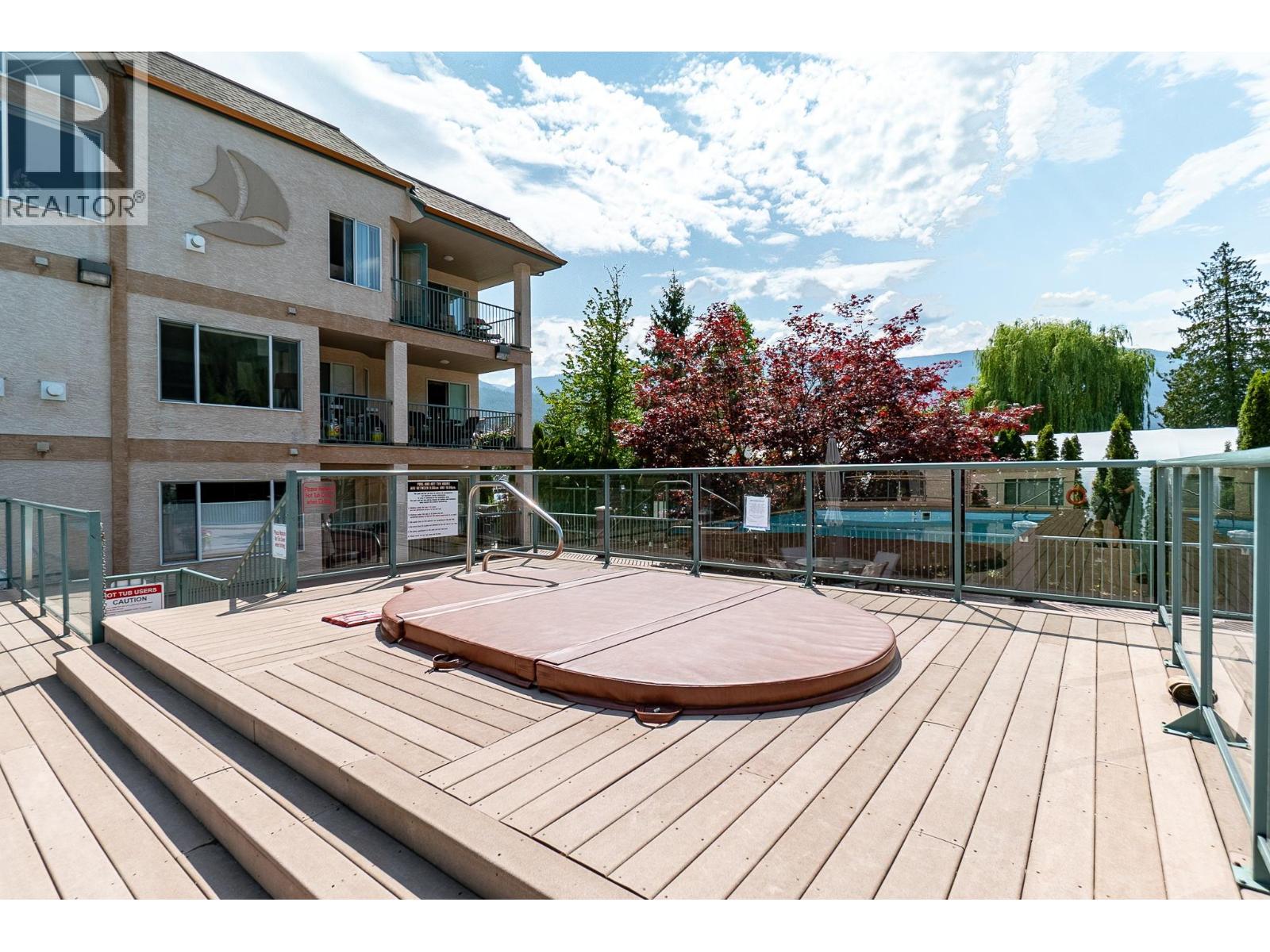 1002 Riverside Avenue Unit# 221, Sicamous