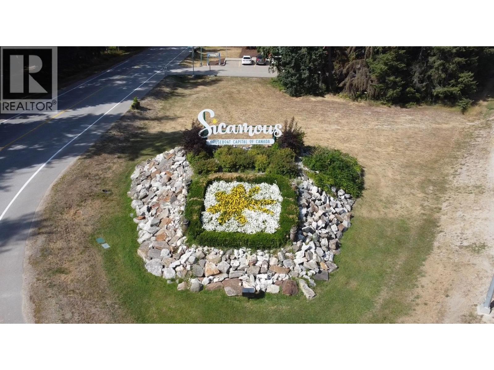 1002 Riverside Avenue Unit# 221, Sicamous
