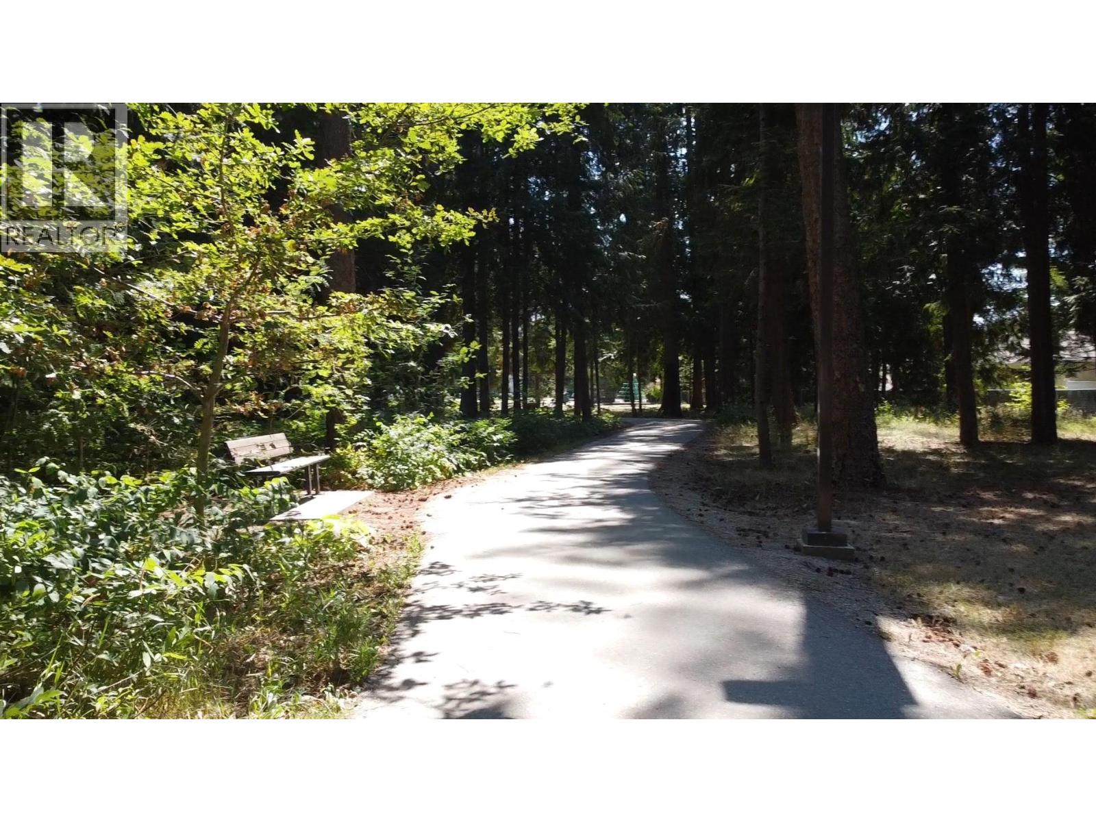 1002 Riverside Avenue Unit# 221, Sicamous