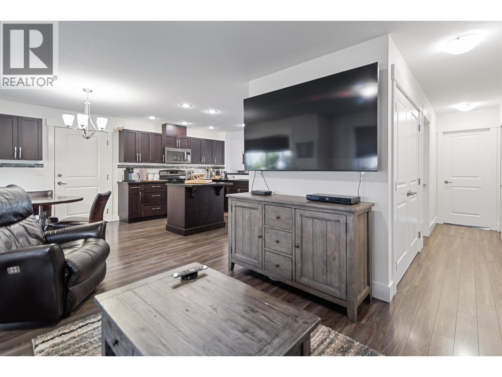 6252 ORACLE ROAD, Sechelt