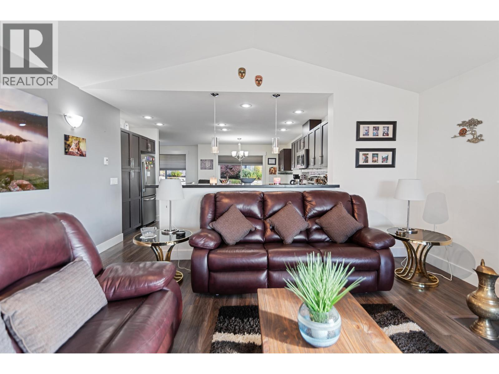 6252 ORACLE ROAD, Sechelt