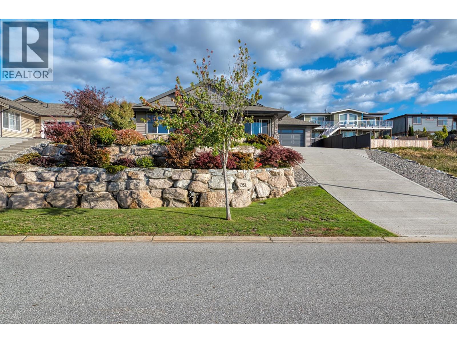 6252 ORACLE ROAD, Sechelt