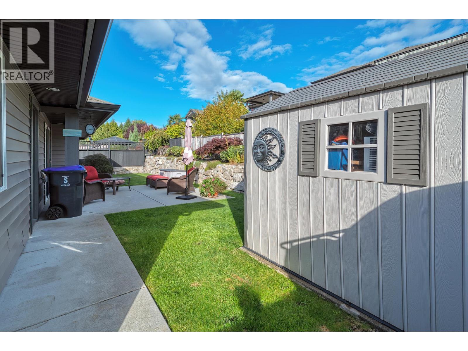 6252 ORACLE ROAD, Sechelt