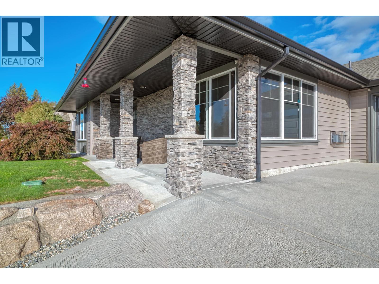 6252 ORACLE ROAD, Sechelt
