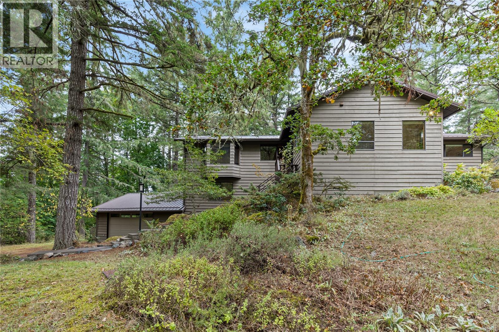 100 Viaduct Avenue West, Saanich