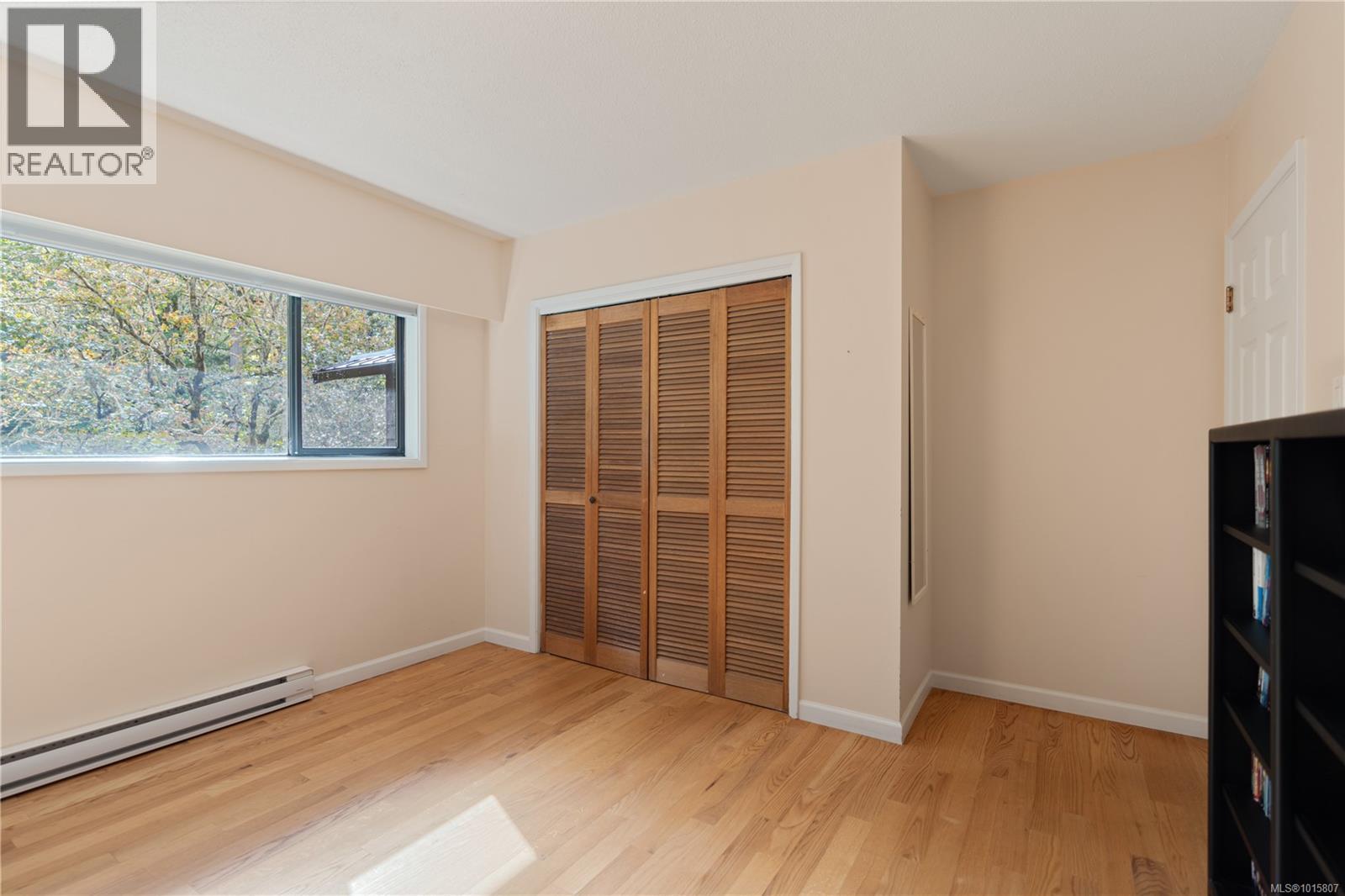  100 Viaduct Avenue West, Saanich