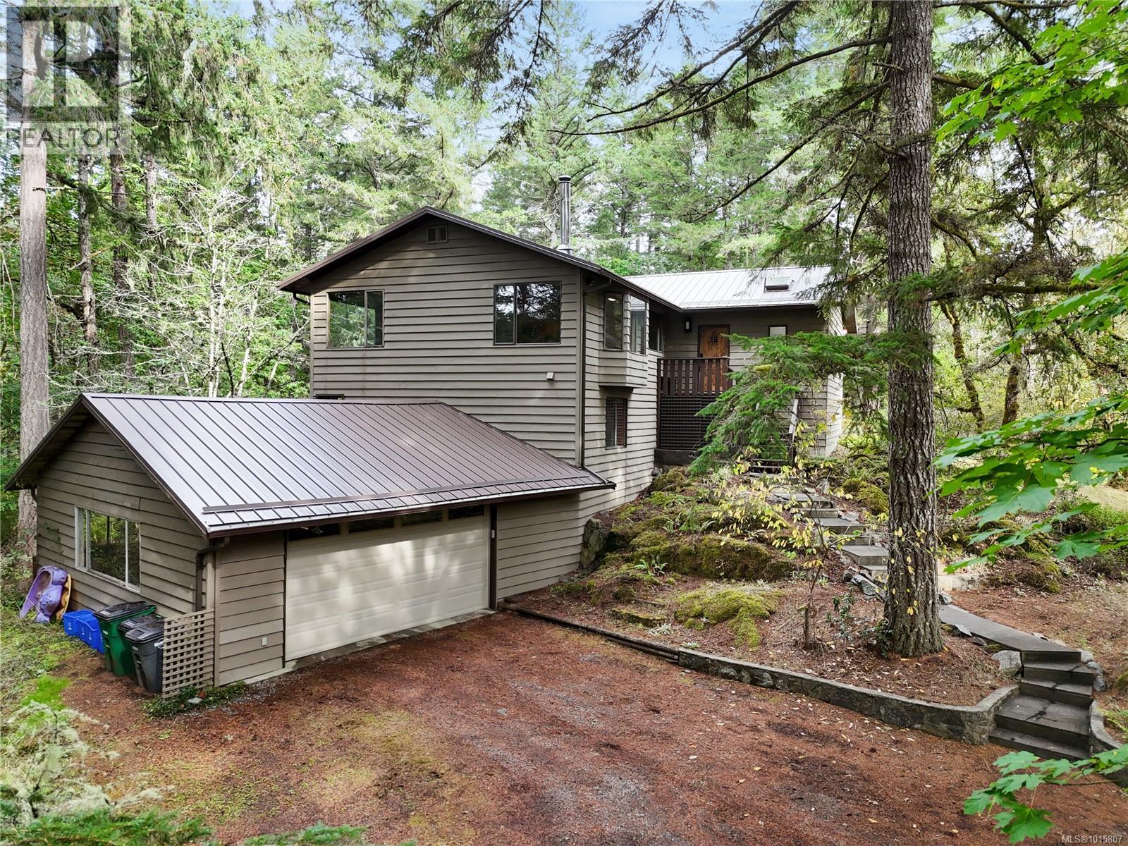  100 Viaduct Avenue West, Saanich