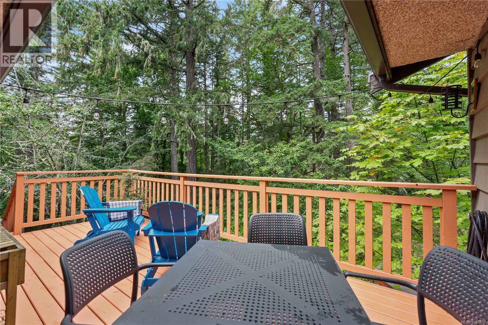  100 Viaduct Avenue West, Saanich