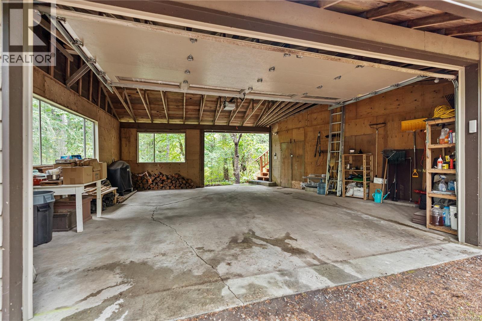 100 Viaduct Avenue West, Saanich