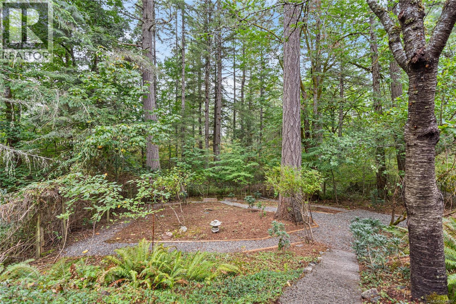  100 Viaduct Avenue West, Saanich