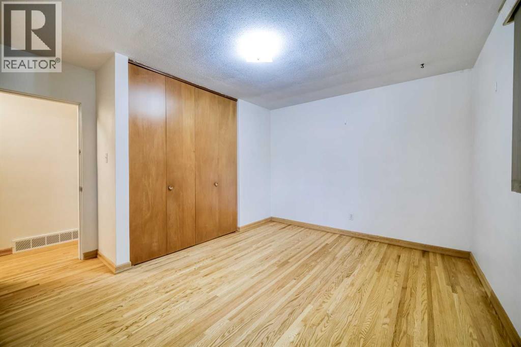 Single Family House Bungalow for Sale in  Boulton Road NW Brentwood Calgary 