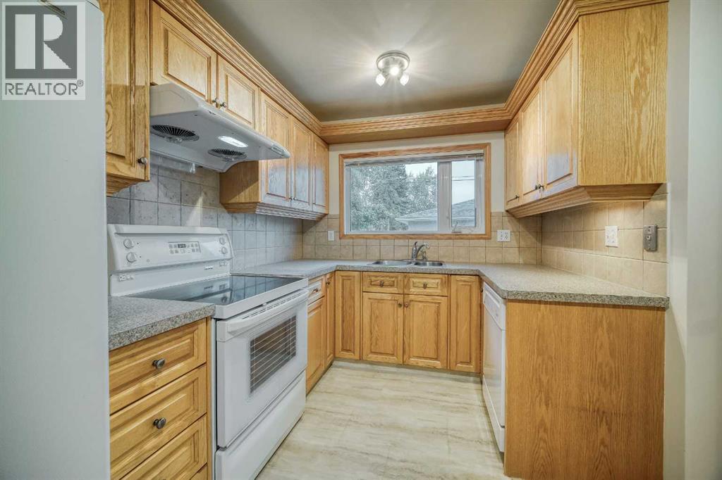 Single Family House Bungalow for Sale in  Boulton Road NW Brentwood Calgary 