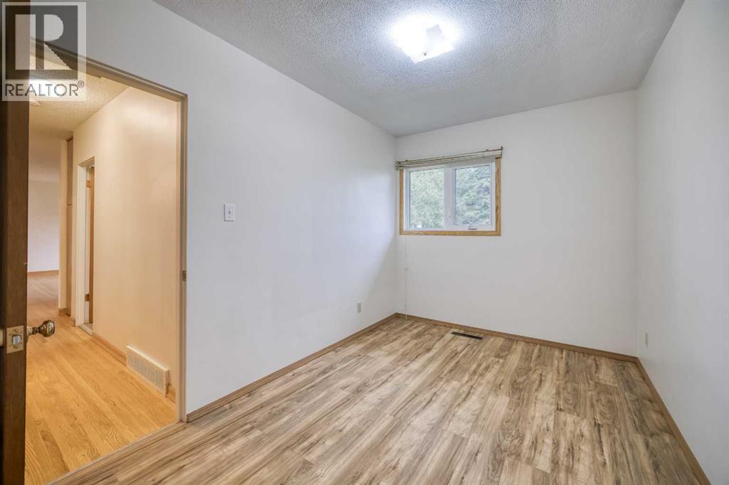 Single Family House Bungalow for Sale in  Boulton Road NW Brentwood Calgary 