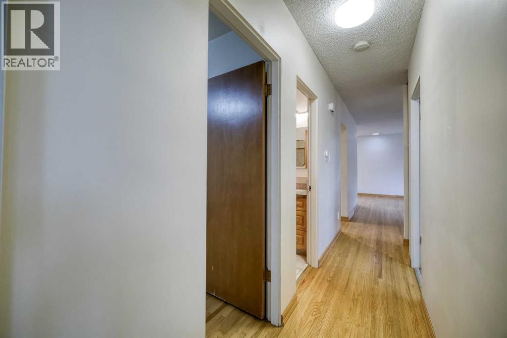 Single Family House Bungalow for Sale in  Boulton Road NW Brentwood Calgary 