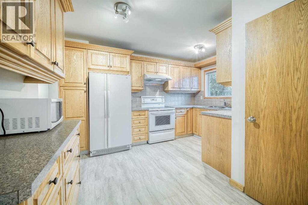 Single Family House Bungalow for Sale in  Boulton Road NW Brentwood Calgary 