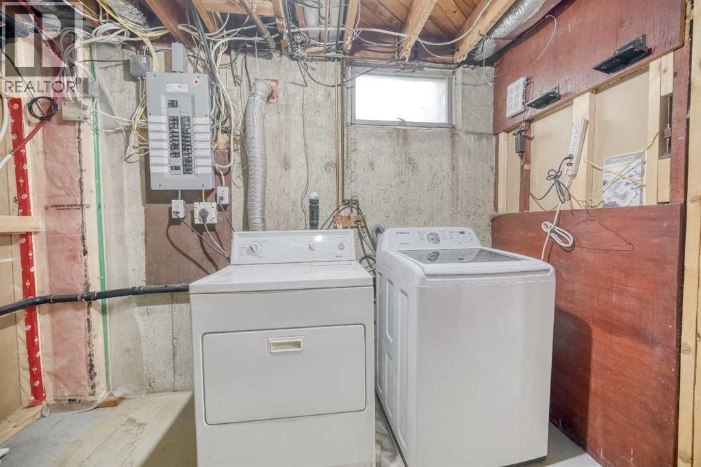 Single Family House Bungalow for Sale in  Boulton Road NW Brentwood Calgary 