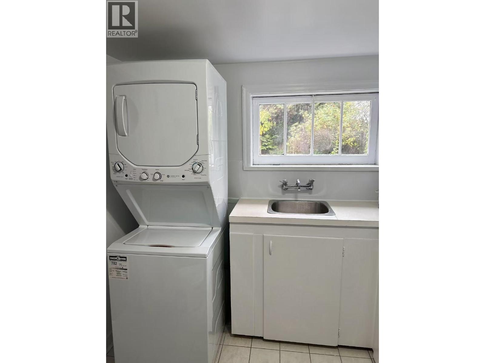 1038 SEVENTH AVENUE, New Westminster