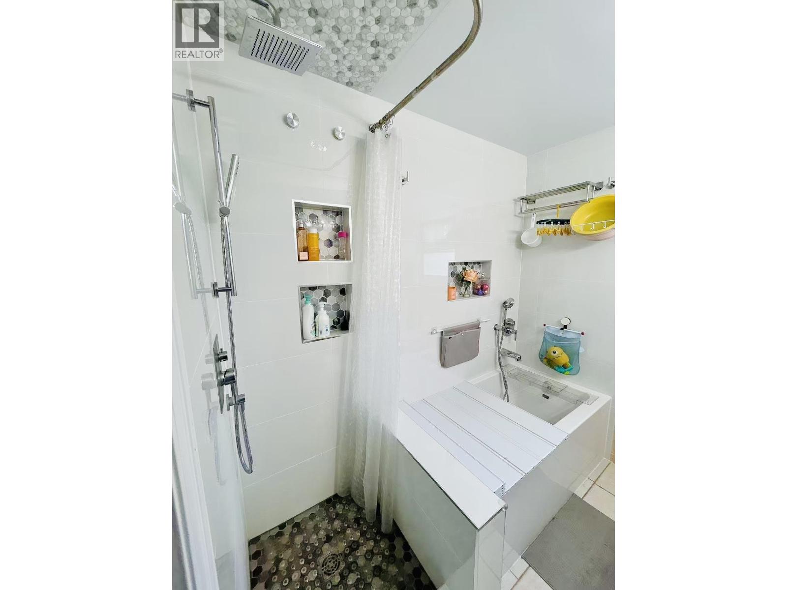 1038 SEVENTH AVENUE, New Westminster