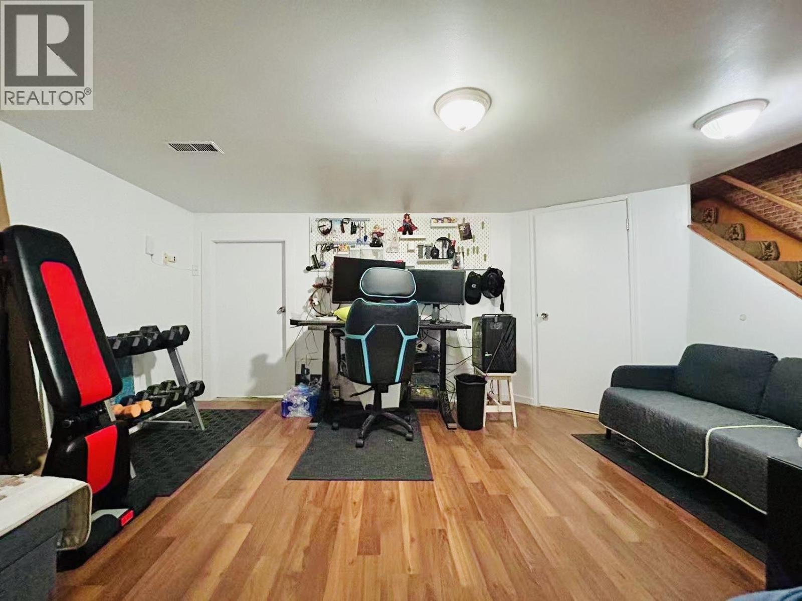 1038 SEVENTH AVENUE, New Westminster