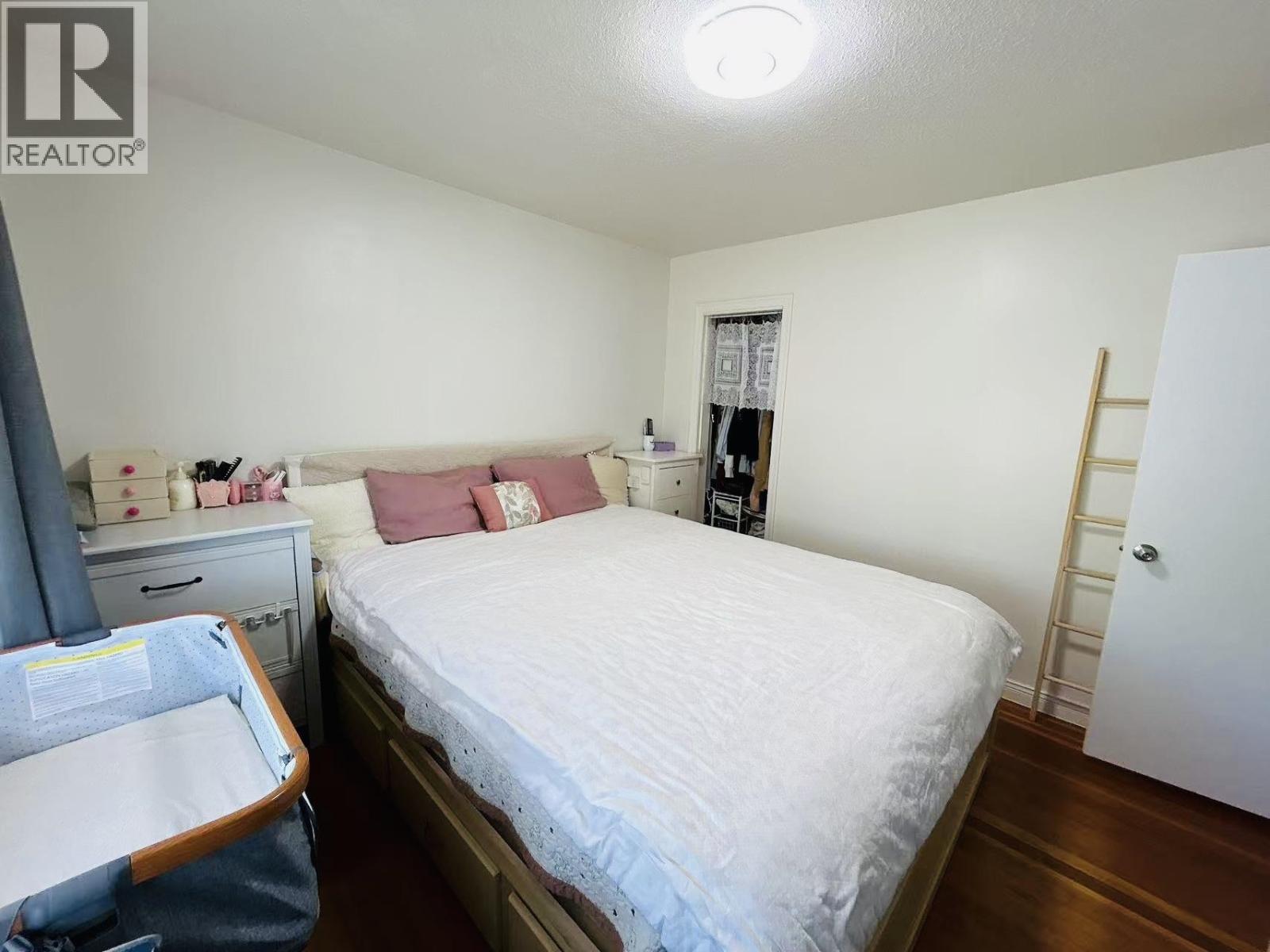 1038 SEVENTH AVENUE, New Westminster