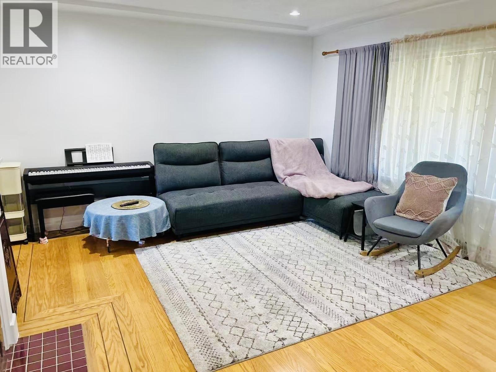 1038 SEVENTH AVENUE, New Westminster