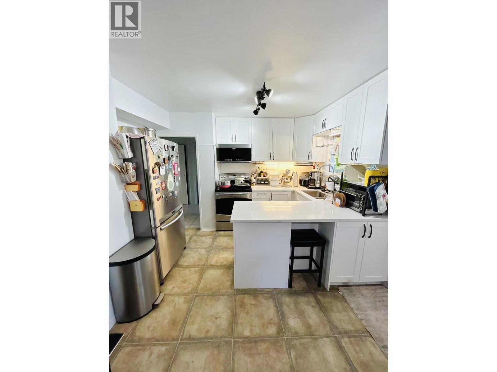 1038 SEVENTH AVENUE, New Westminster