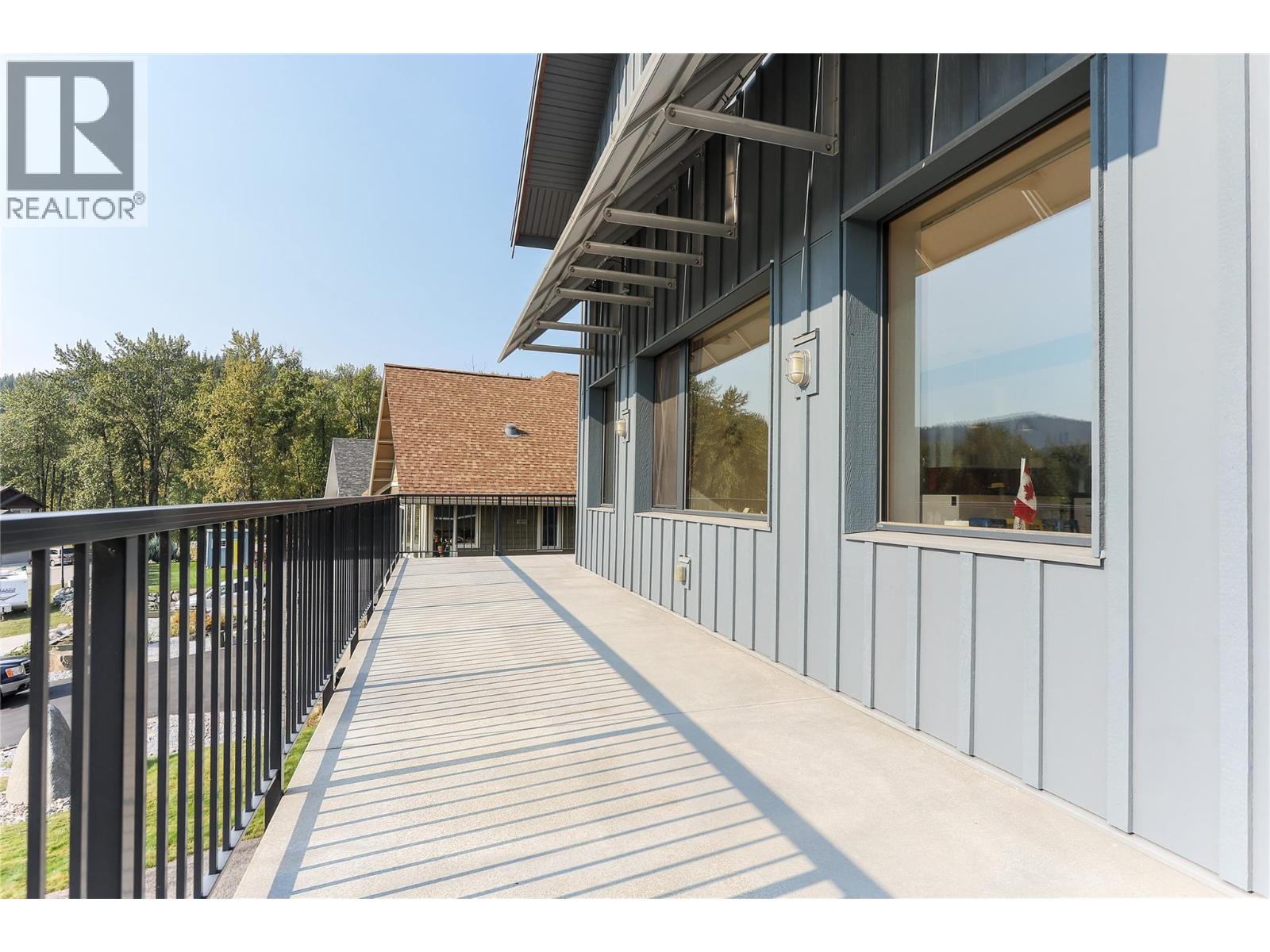 1006 Silvertip Road, Rossland