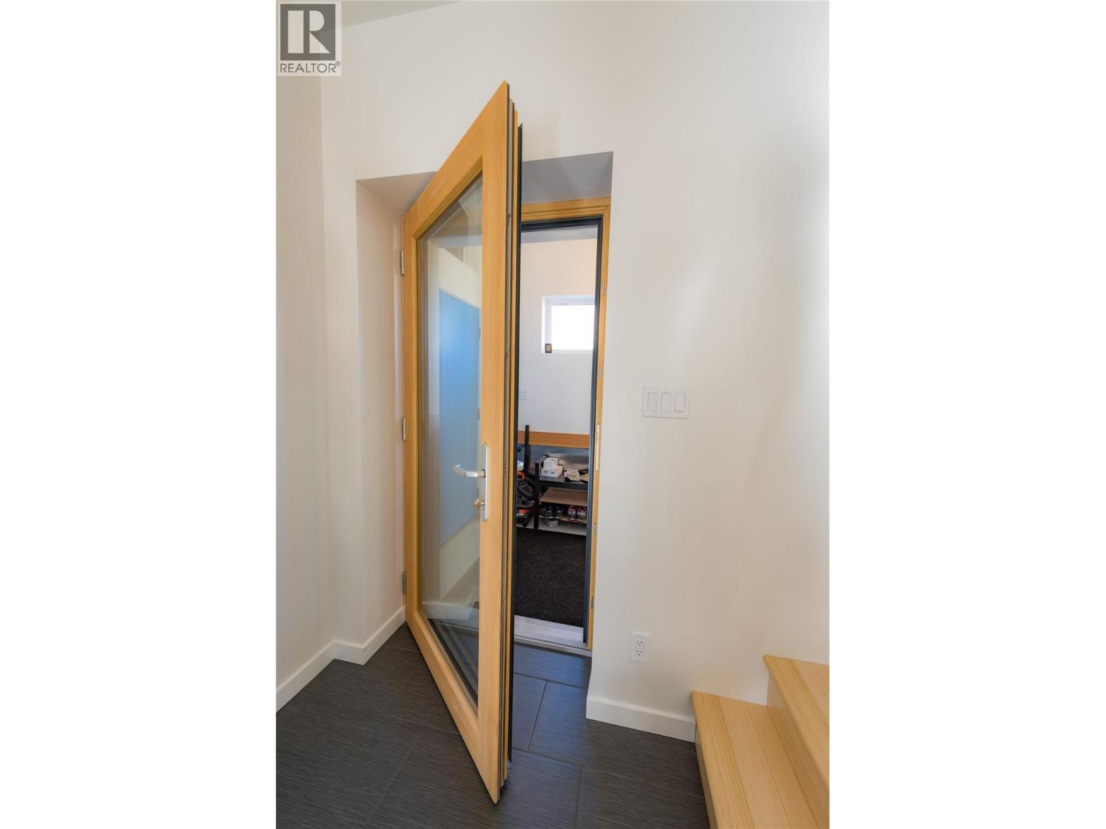 1006 Silvertip Road - 25