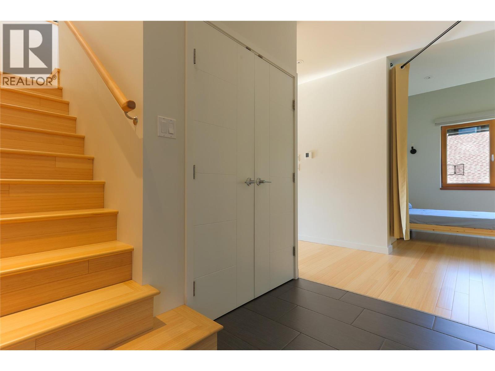 1006 Silvertip Road, Rossland
