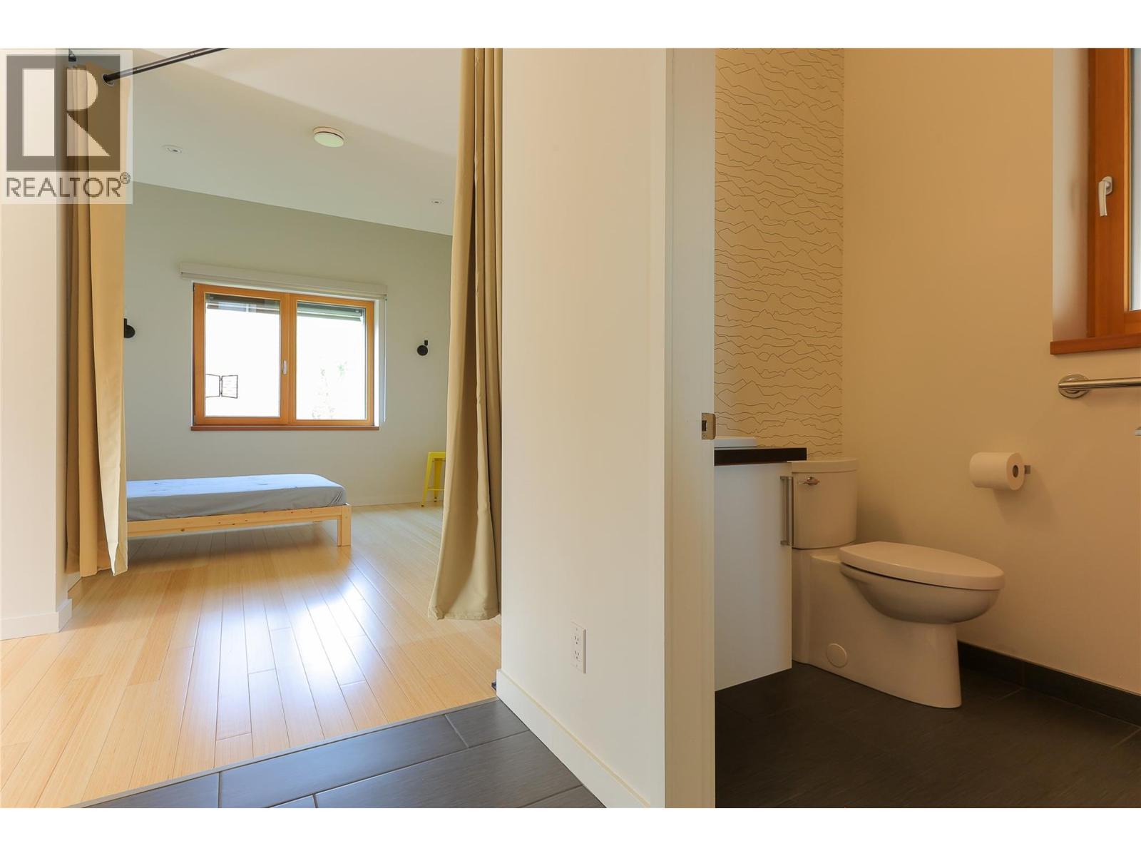 1006 Silvertip Road, Rossland