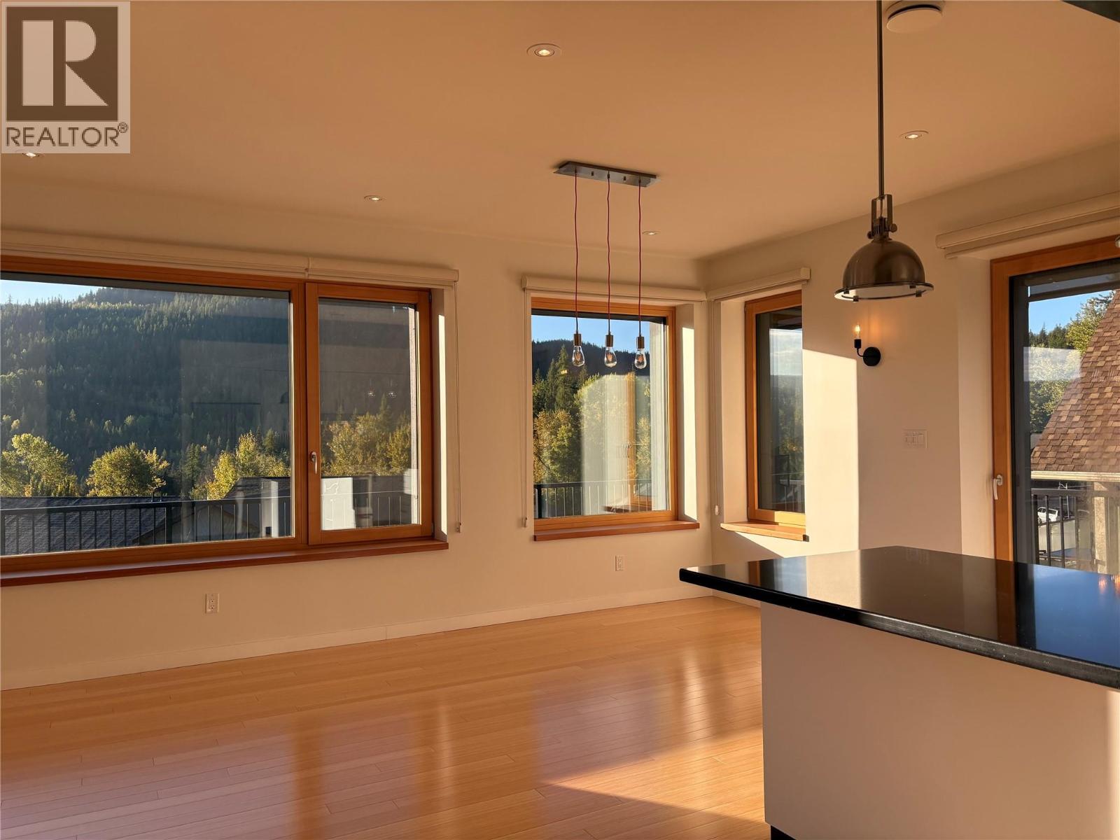 1006 Silvertip Road, Rossland