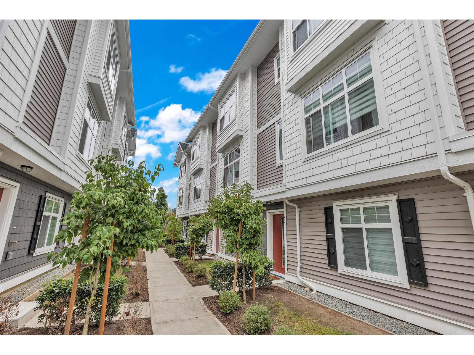 11 2033 MCKENZIE ROAD, Abbotsford