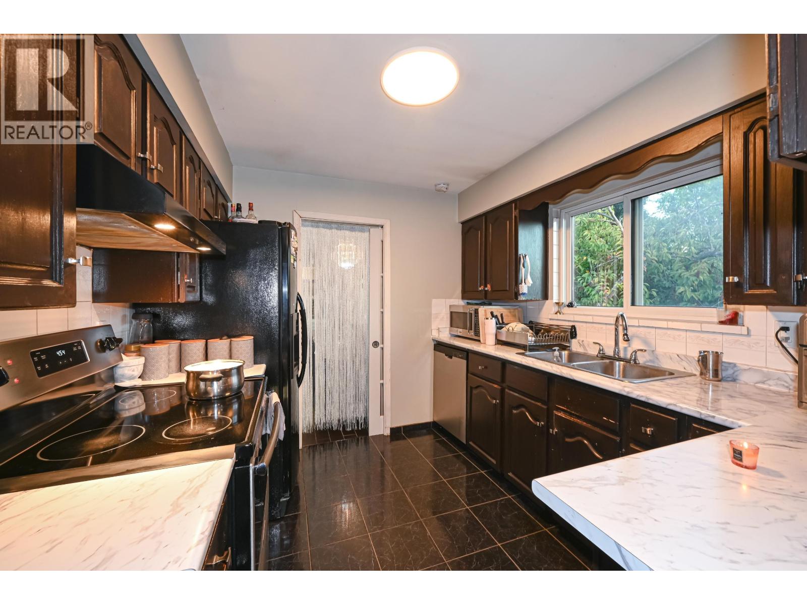 2295 E 48TH AVENUE, Vancouver