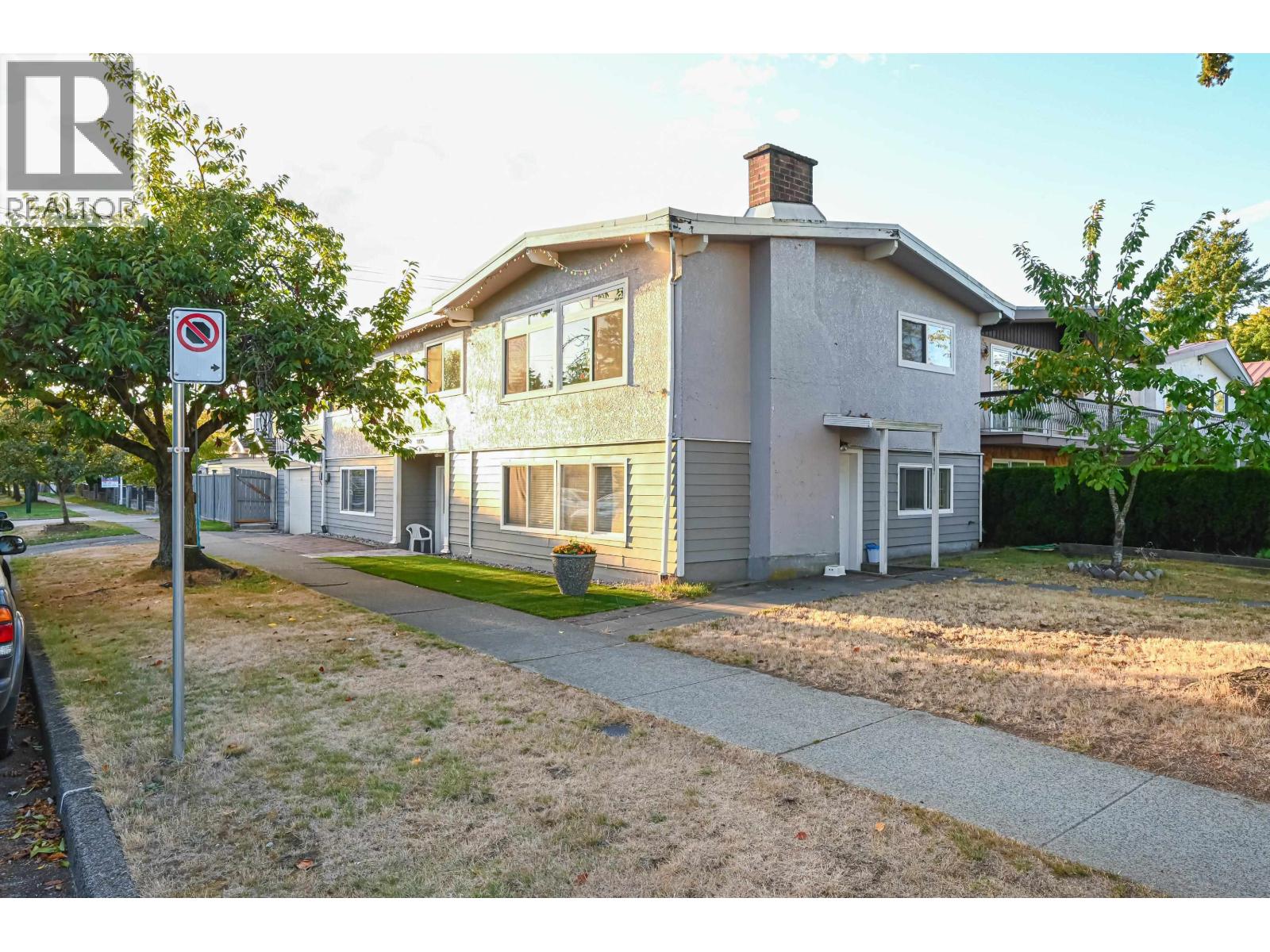 2295 E 48TH AVENUE, Vancouver