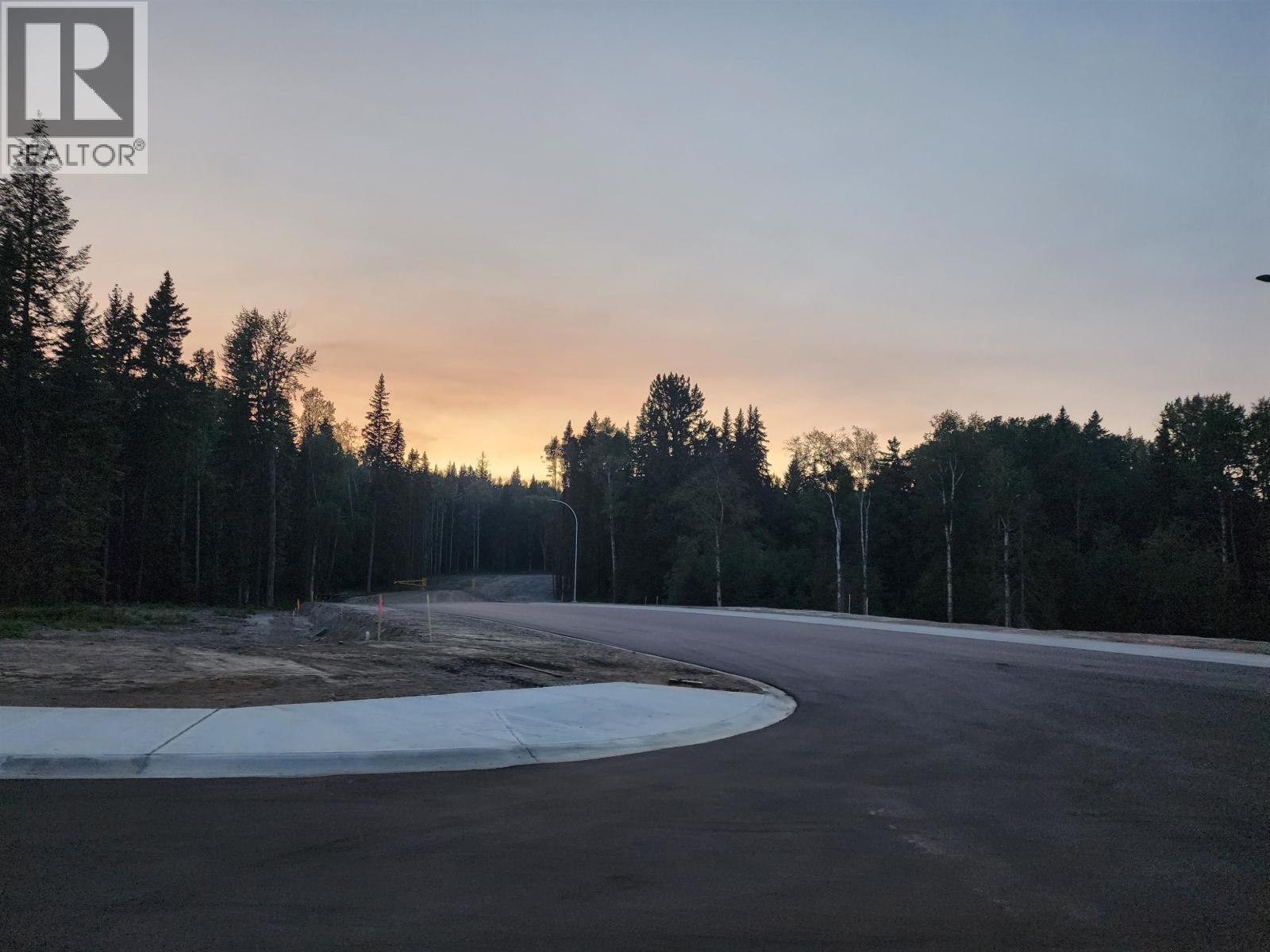 Photo 8 of 18 — 4993 HEADLANDS HEIGHTS · Prince George, BC