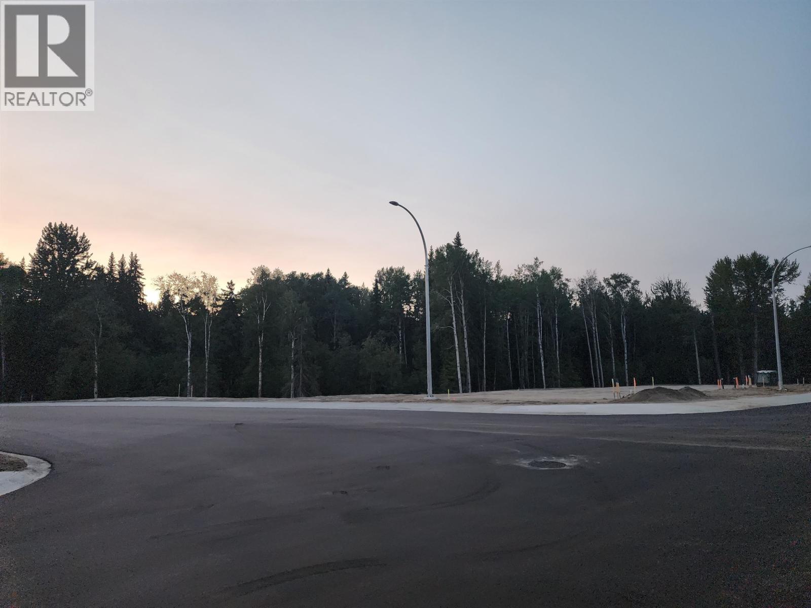 Photo 9 of 18 — 4993 HEADLANDS HEIGHTS · Prince George, BC