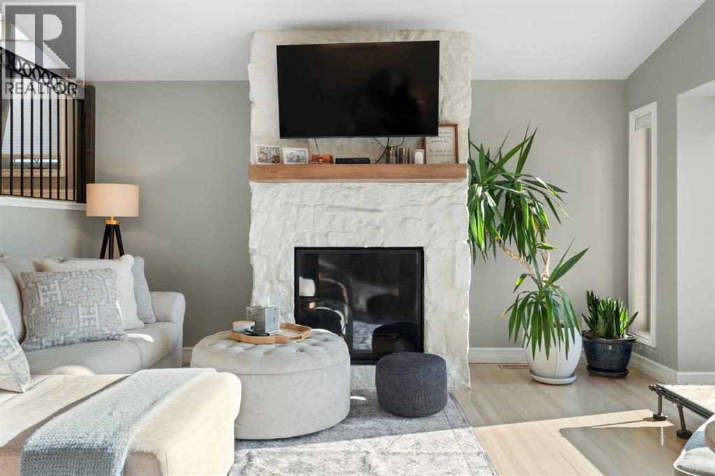 Single Family House 4 Level for Sale in  Scenic Cove Place NW Scenic Acres Calgary 