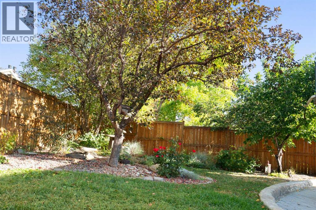 Single Family House 4 Level for Sale in  Scenic Cove Place NW Scenic Acres Calgary 
