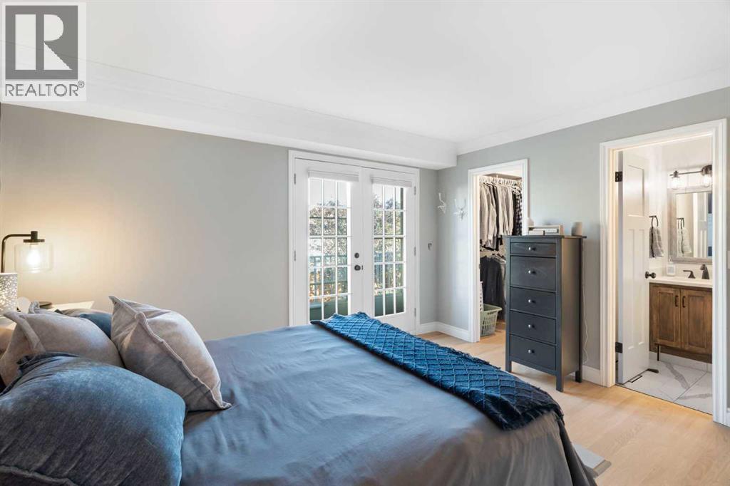 Single Family House 4 Level for Sale in  Scenic Cove Place NW Scenic Acres Calgary 