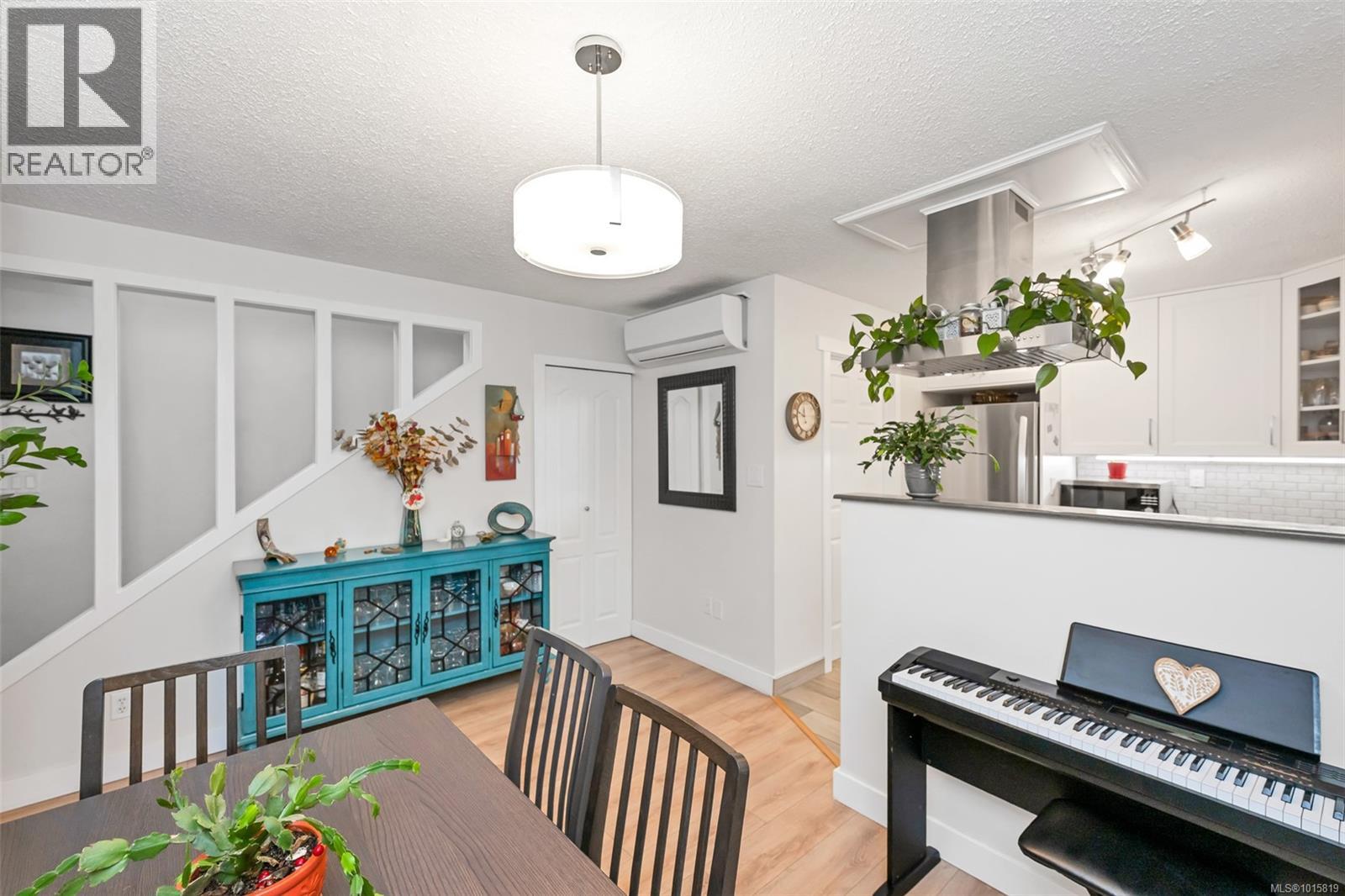 113 2860 Sooke Lake Rd, Langford