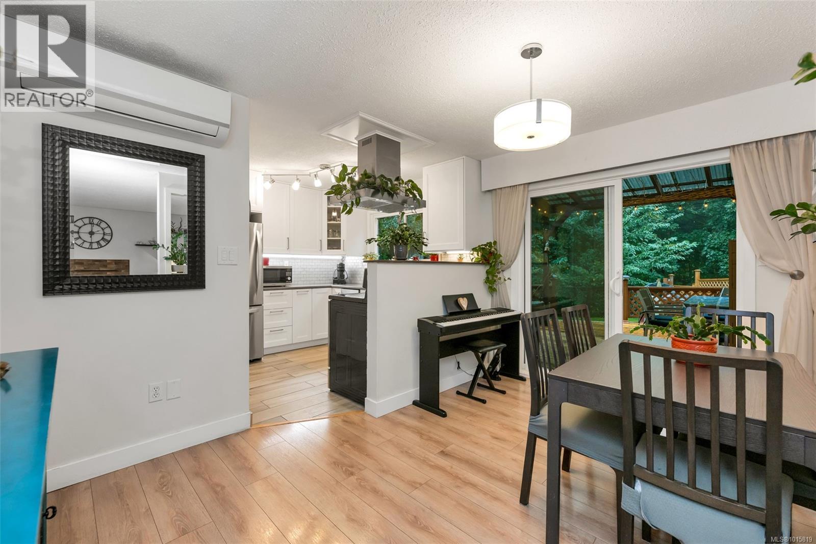 113 2860 Sooke Lake Rd, Langford