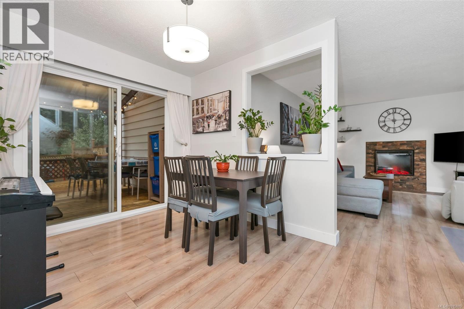 113 2860 Sooke Lake Rd, Langford